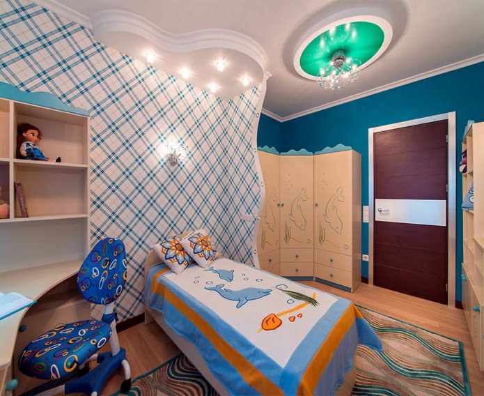 houten binnendeur in het interieur van een kinderkamer