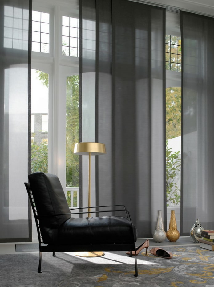 Japanse panelen in het interieur van de woonkamer