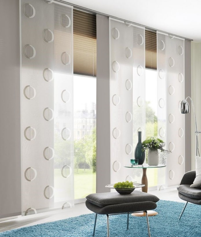 Japanse panelen in het interieur van de woonkamer