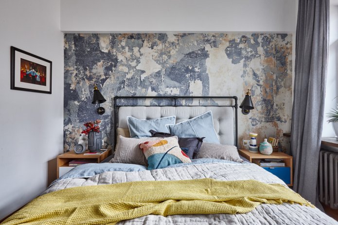 Decoratieve kussens op het bed