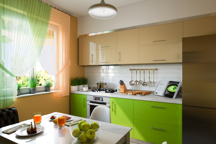 keukeninterieur in beige en groene tinten