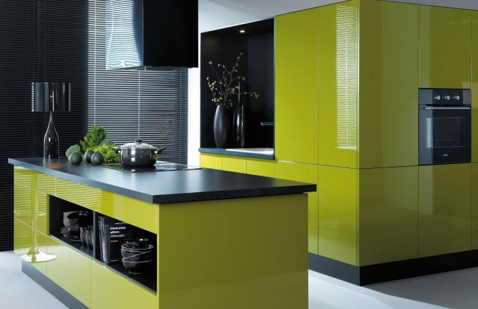 keukeninterieur in zwarte en groene tinten