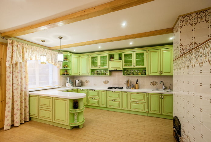 keuken in groene tinten in Proven?aalse stijl