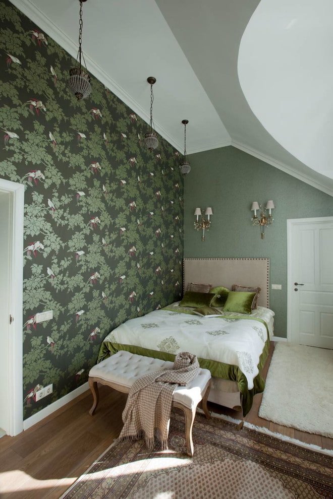 verlichting in het interieur van de slaapkamer in groene tinten