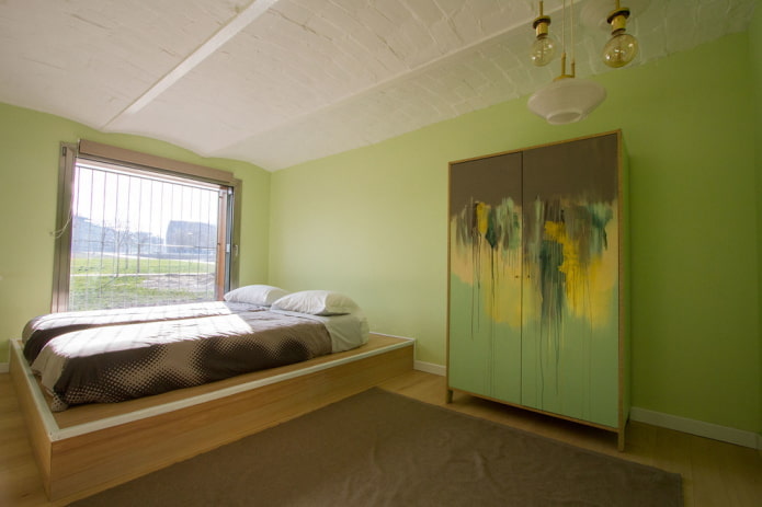 meubels in het interieur van de slaapkamer in groene tinten