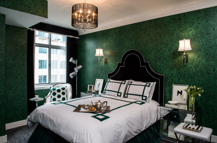 meubels in het slaapkamerinterieur in groene tinten