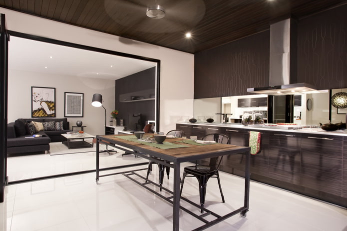 spiegel in het keukeninterieur in een moderne stijl