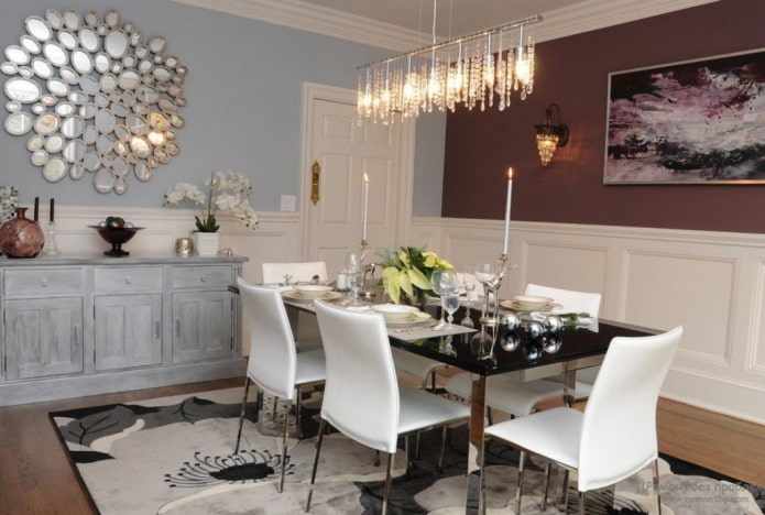 spiegelpaneel in het keukeninterieur