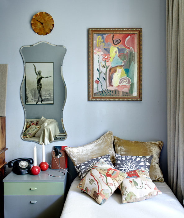 figuratieve spiegel in het interieur