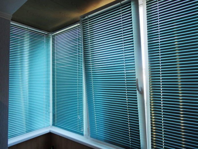 aluminium lamellen op de loggia