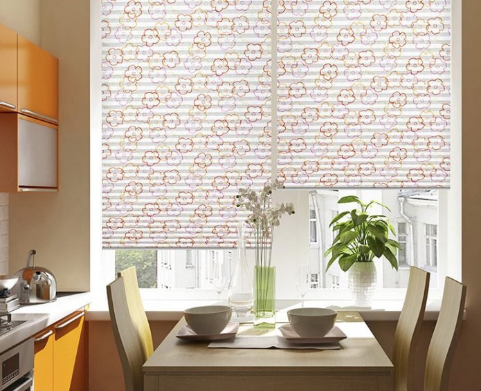 Jaloezie?n met een bloemenprint