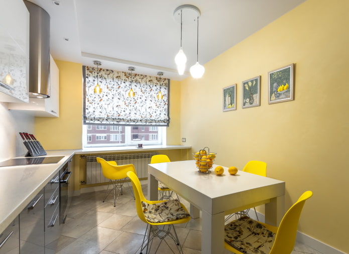 gele accenten in het keukeninterieur
