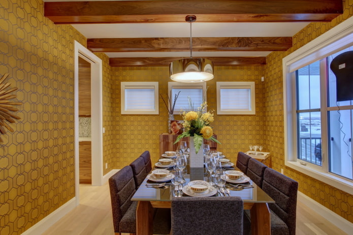 wit plafond met houten balken