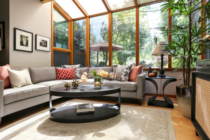 kunststof salontafel in het interieur