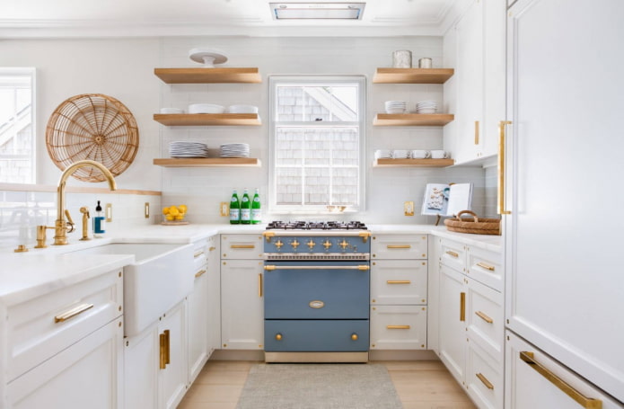 witte keuken met goud