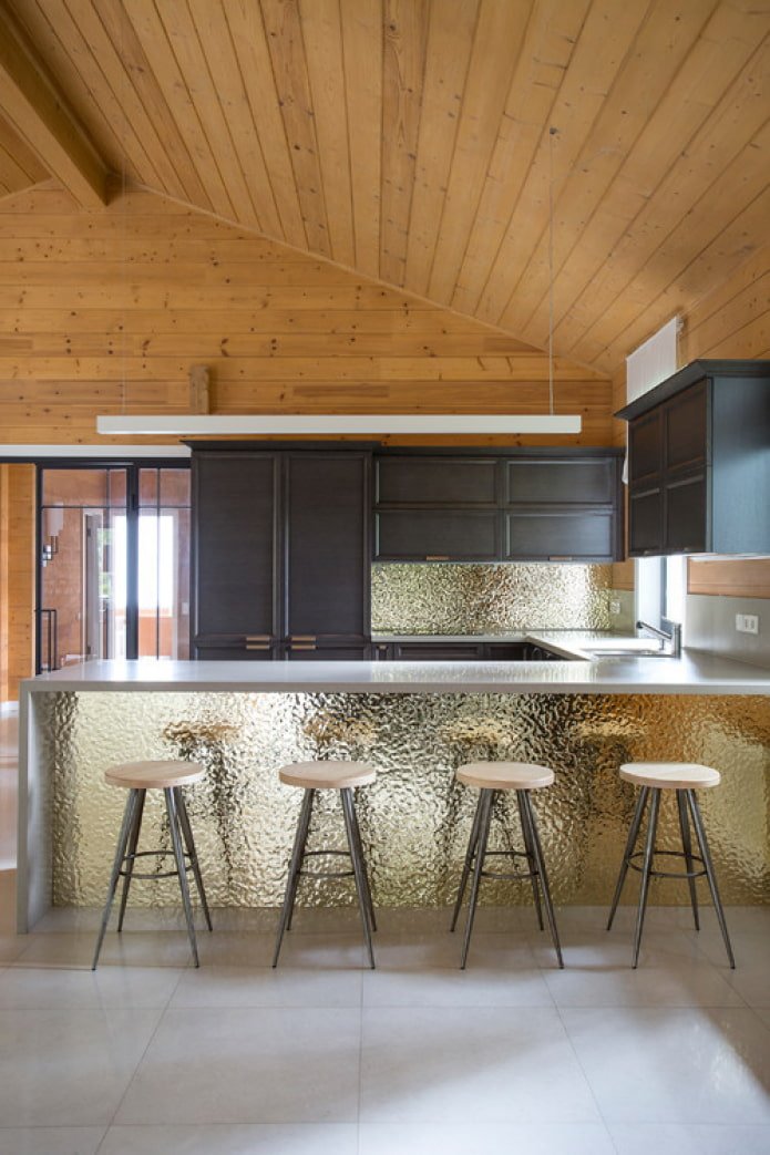 bar met gouden rand
