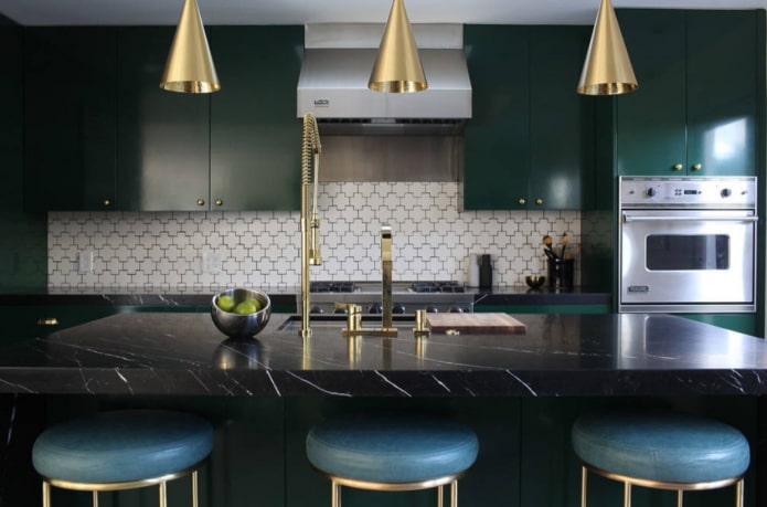 gouden kranen in de keuken