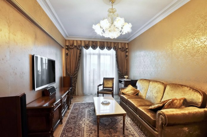 gouden behang in de woonkamer