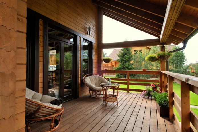 veranda bij het huis