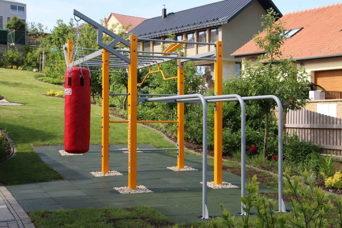 gymzaal in de tuin