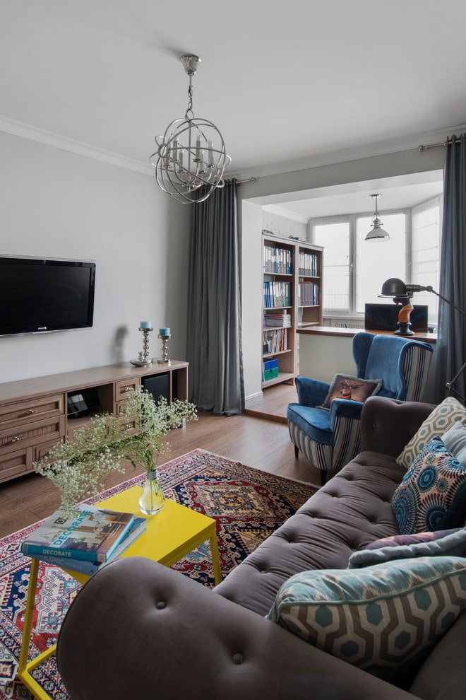 Aangrenzend balkon op een podium